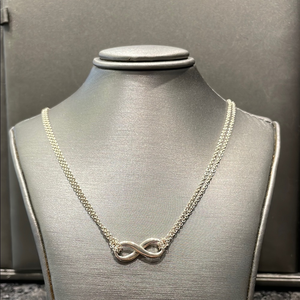 Elegant Silver Infinity Necklace